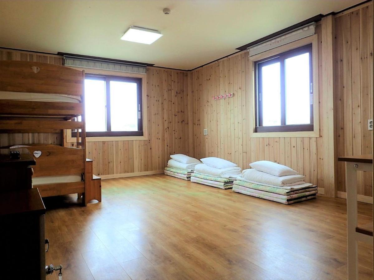 Galeum Guesthouse Seogwipo Bagian luar foto